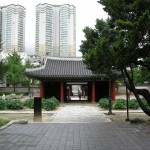 Rear view of main gate at Dongmyo Shrine