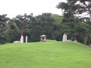 Tomb statues at Jeongneung Royal Tomb Seoul