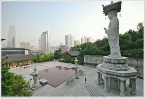 Buddhist Statue at Bongeunsa Temple