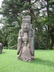 Statue at Hioreung Tomb