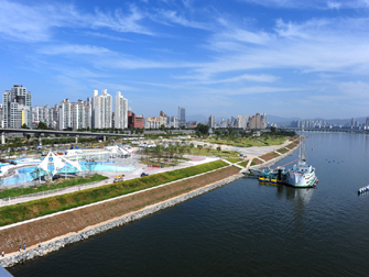 Ttukseom Hangang Park