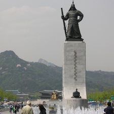 Yi-Sun-Sin-Statue