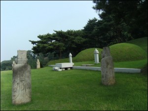 Cheonggwonsa Shrine and Tomb Seoul