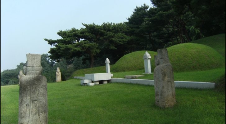 Cheonggwonsa Shrine and Tomb Seoul