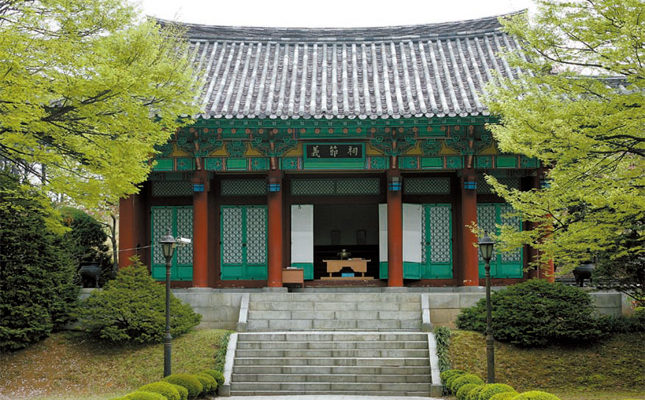 Sayuksinmyo Tomb and Park Seoul